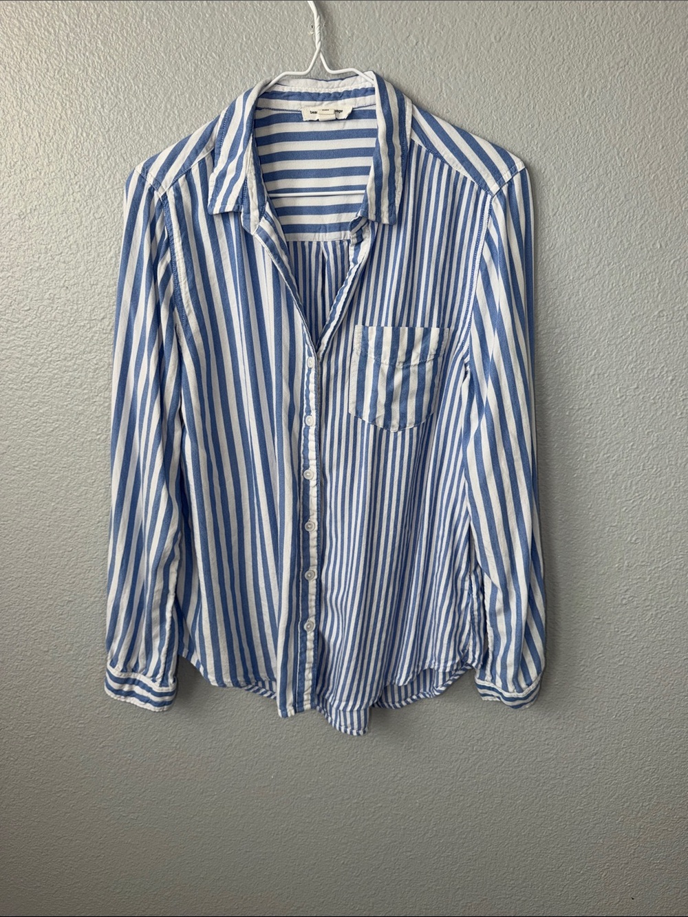 Women’s Beachlunchlounge  Blue and White Striped Button-Up Shirt